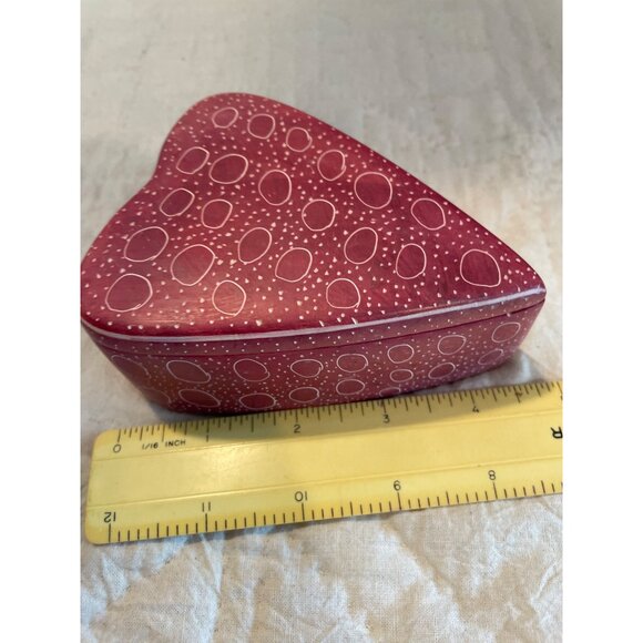 Handcrafted Heart-Shaped Stone Trinket Box With Red & White Polka Dot Design Ken - Picture 11 of 12